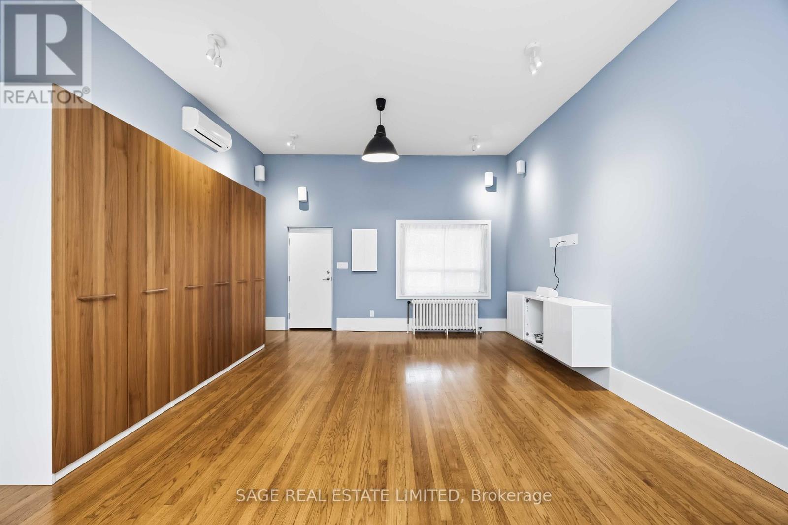 Upper - 251 High Park Avenue, Toronto, Ontario  M6P 2S5 - Photo 9 - W13016370