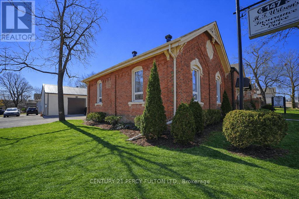 147 QUEEN STREET W, Brampton, Ontario