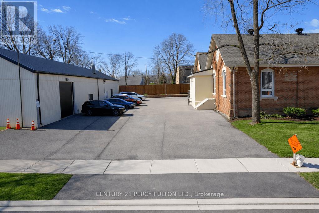 147 Queen Street W, Brampton, Ontario  L6Y 1M4 - Photo 5 - W13016378