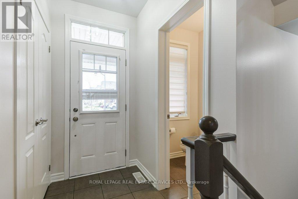 329 Gooding Crescent, Milton, Ontario  L9E 0A9 - Photo 7 - W13016398