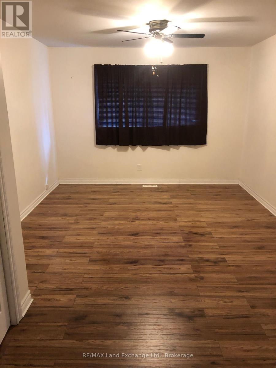 16 Penetangore Row S, Huron-Kinloss, Ontario  N2Z 2N6 - Photo 15 - X12862914