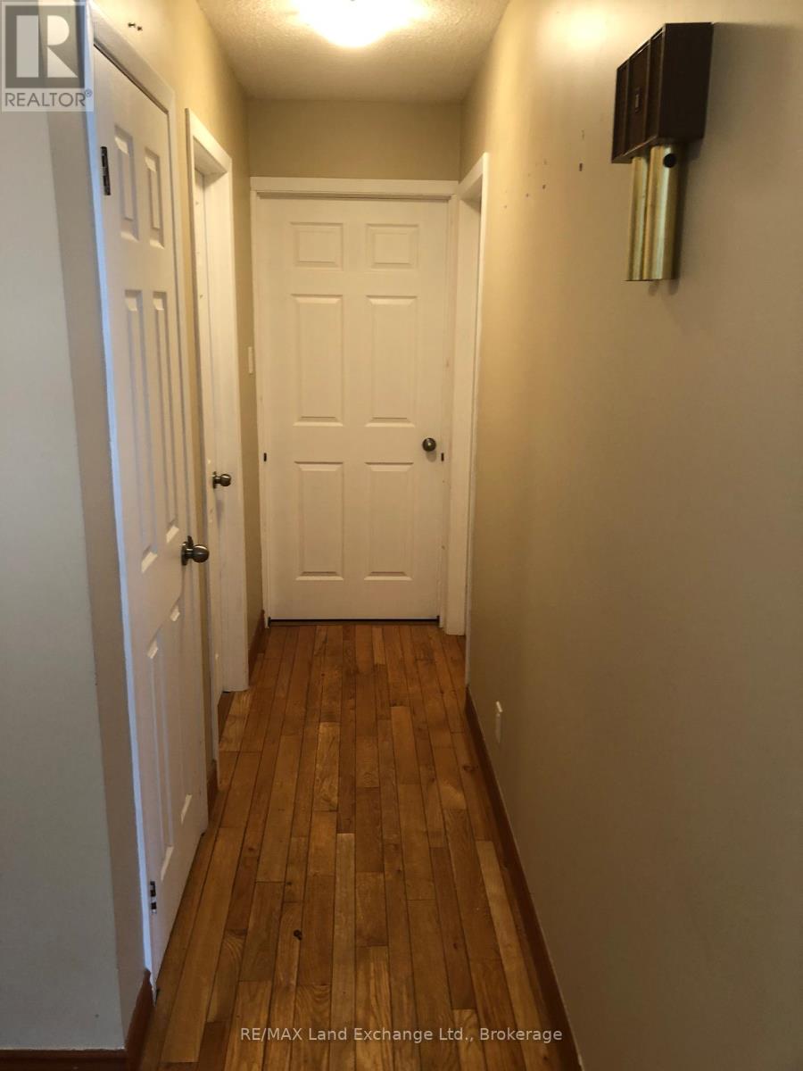 16 Penetangore Row S, Huron-Kinloss, Ontario  N2Z 2N6 - Photo 13 - X12862914