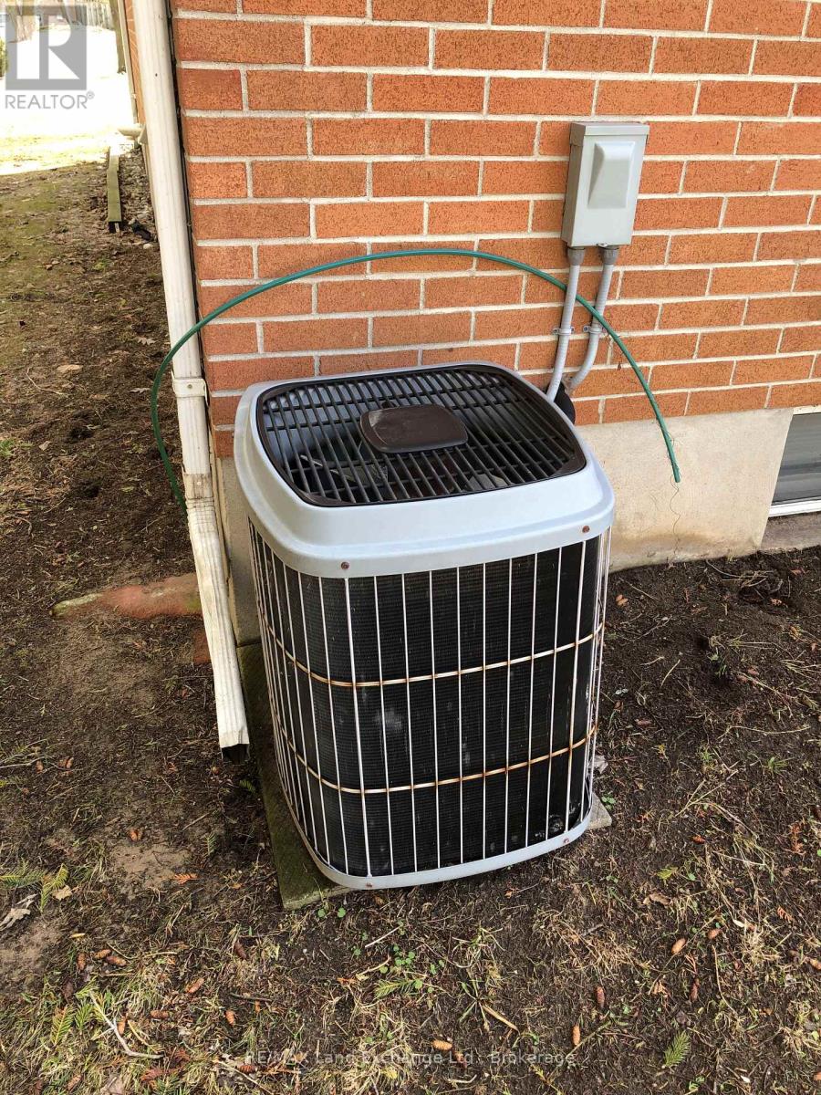 16 Penetangore Row S, Huron-Kinloss, Ontario  N2Z 2N6 - Photo 24 - X12862914