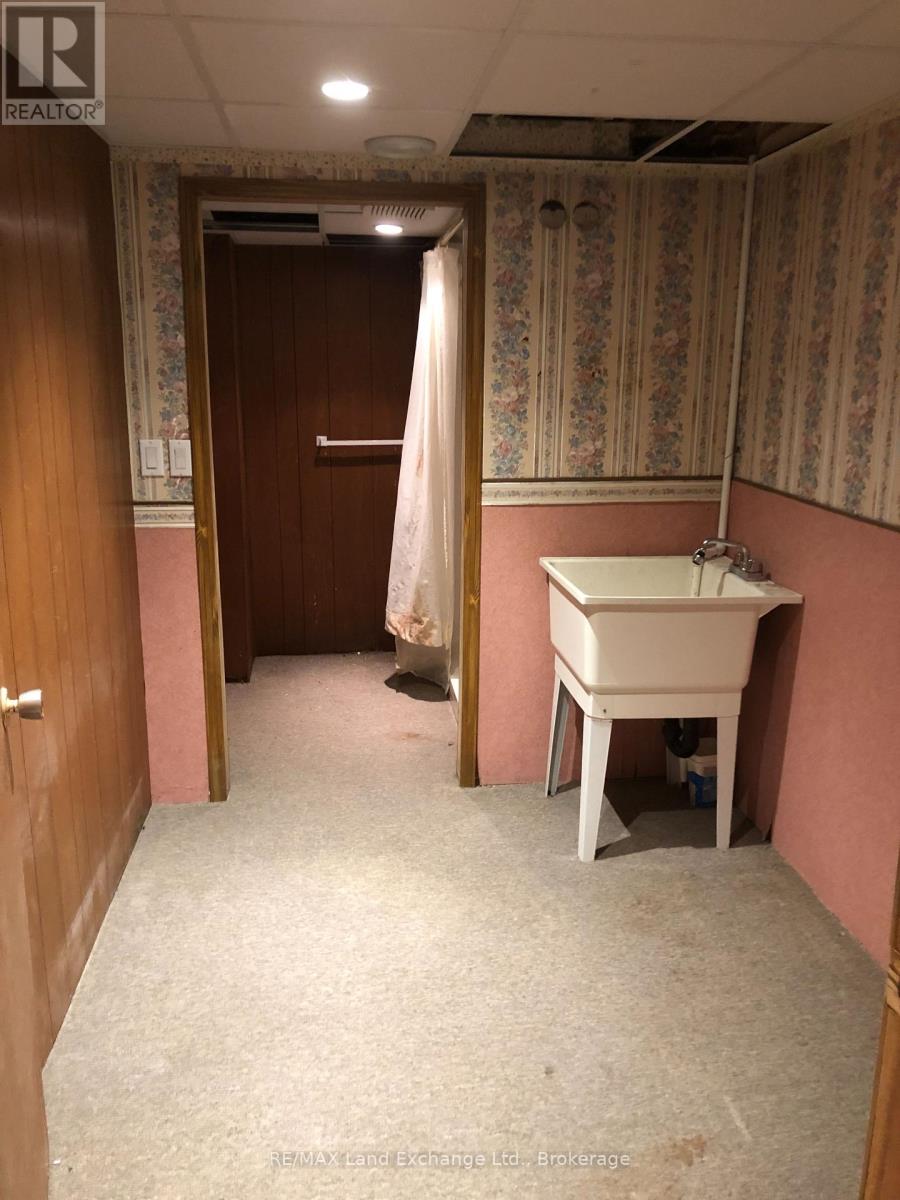 16 Penetangore Row S, Huron-Kinloss, Ontario  N2Z 2N6 - Photo 21 - X12862914