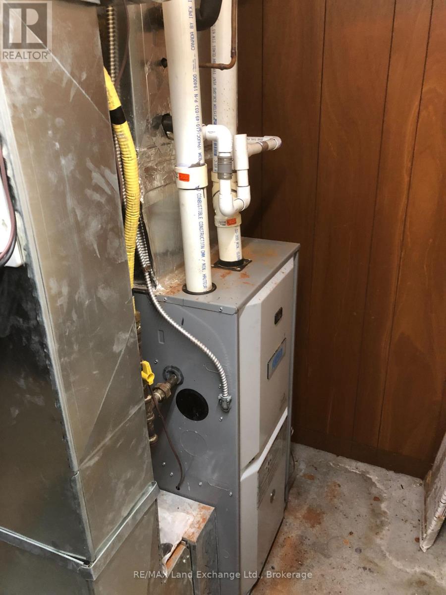 16 Penetangore Row S, Huron-Kinloss, Ontario  N2Z 2N6 - Photo 23 - X12862914