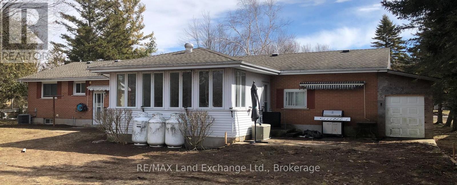 16 Penetangore Row S, Huron-Kinloss, Ontario  N2Z 2N6 - Photo 27 - X12862914