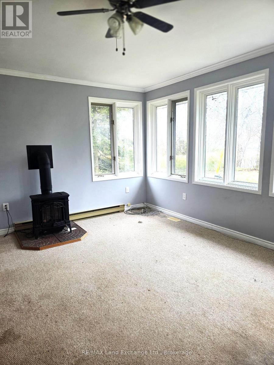 16 Penetangore Row S, Huron-Kinloss, Ontario  N2Z 2N6 - Photo 6 - X12862914