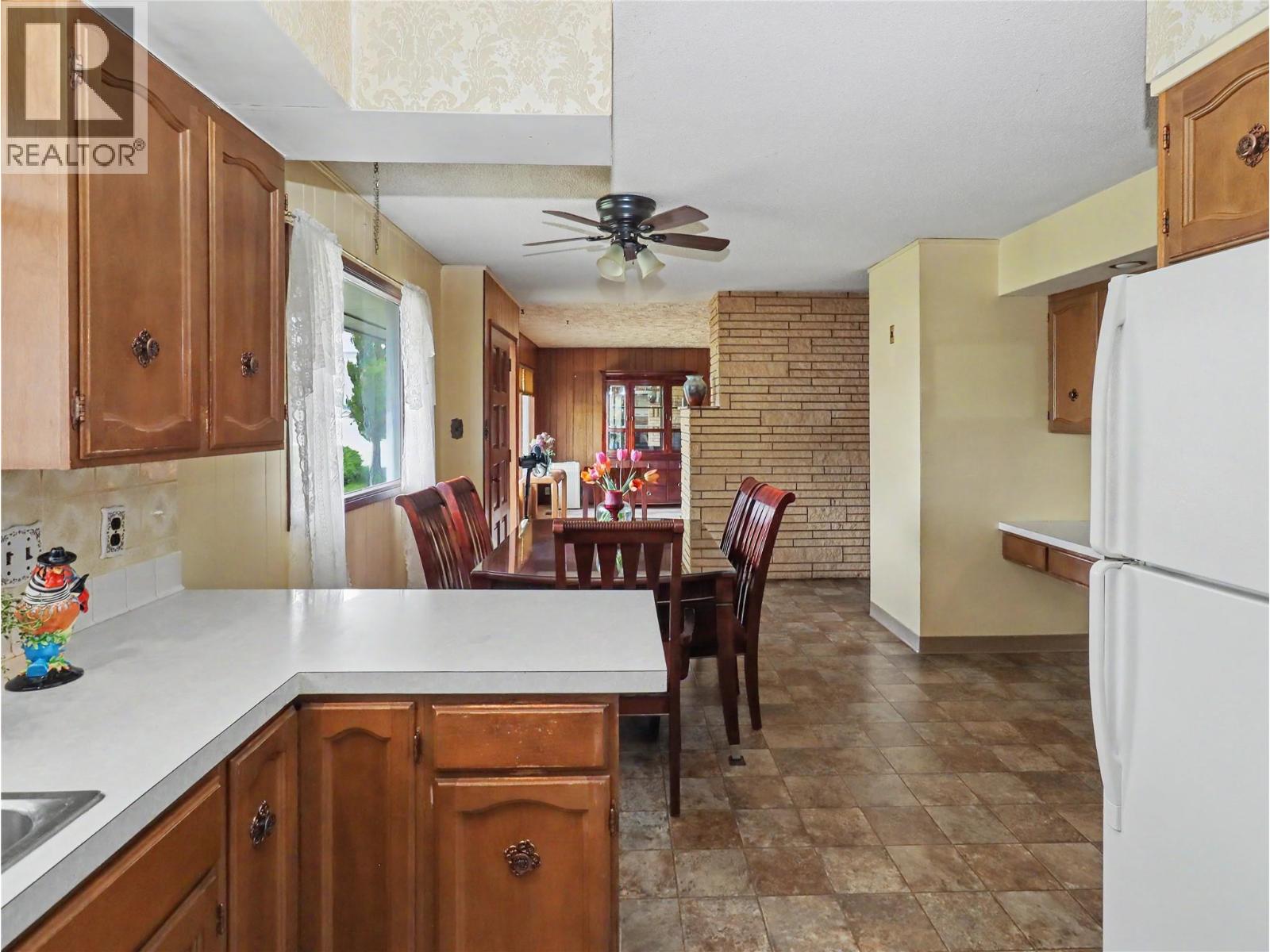 2990 68th Avenue, Grand Forks, British Columbia  V0H 1H0 - Photo 5 - 10384021