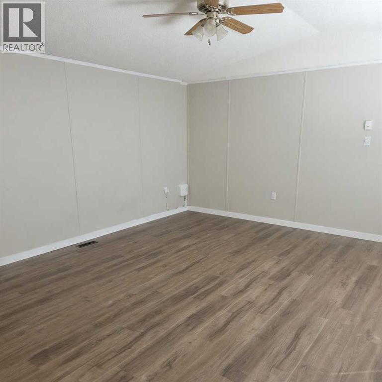 130, 810 56 Street, Edson, Alberta  T7E 1Y3 - Photo 2 - A2302972