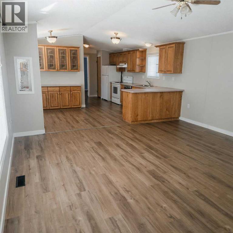 130, 810 56 Street, Edson, Alberta  T7E 1Y3 - Photo 4 - A2302972