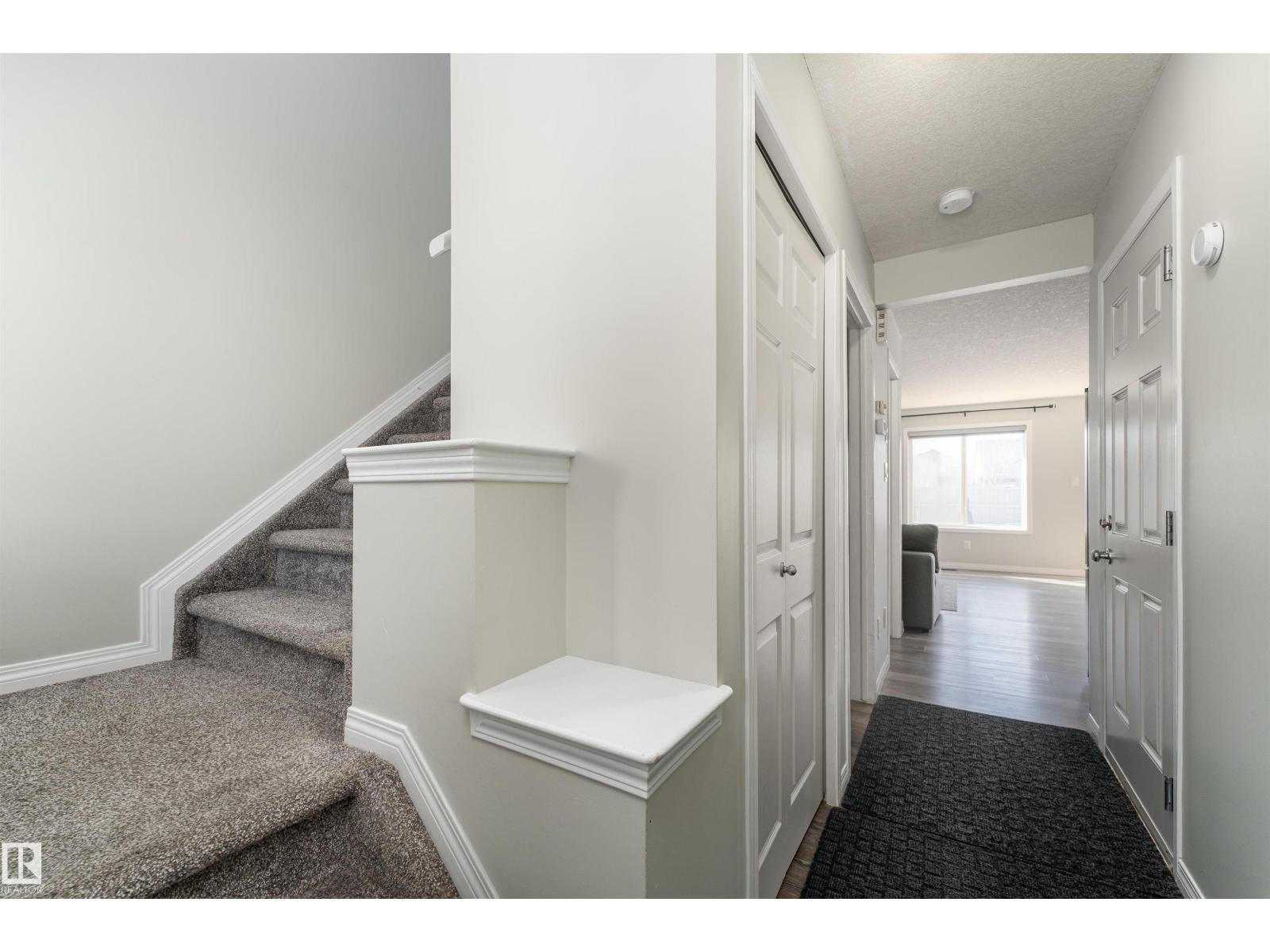 5911 8 Av Sw, Edmonton, Alberta  T6X 0G5 - Photo 3 - E4483067