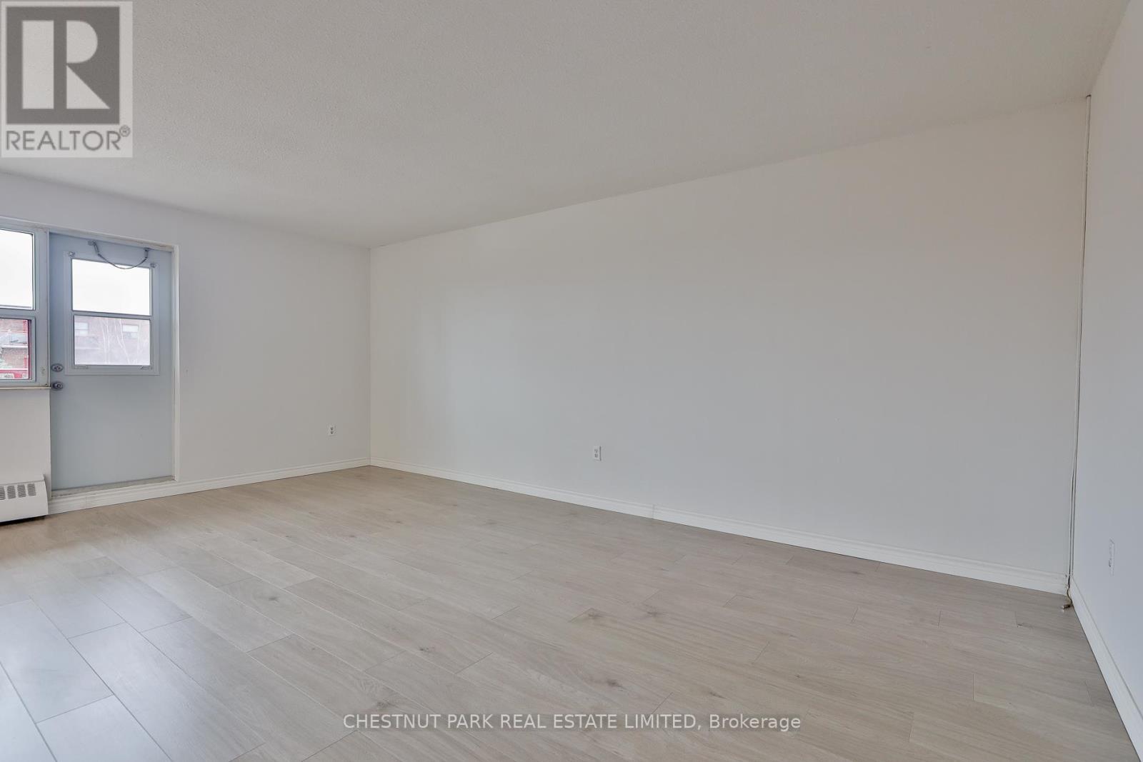 408 - 888 Glen Street, Oshawa, Ontario  L1J 5Z4 - Photo 2 - E13016414