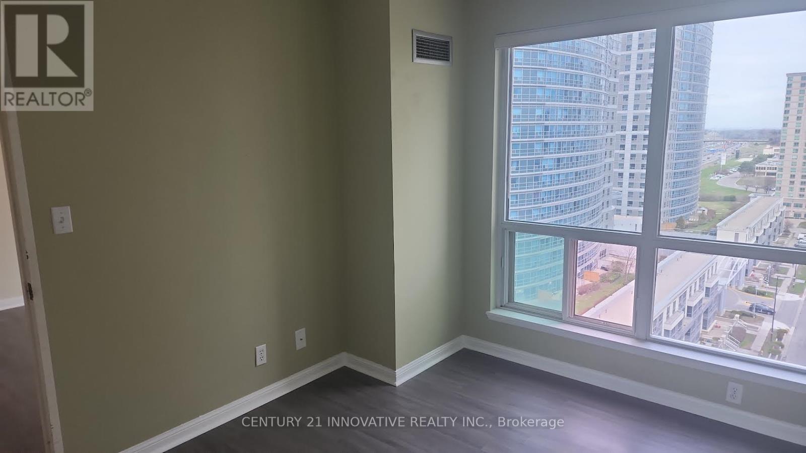 1705 - 18 Lee Centre Drive, Toronto, Ontario  M1H 3H5 - Photo 3 - E13016424