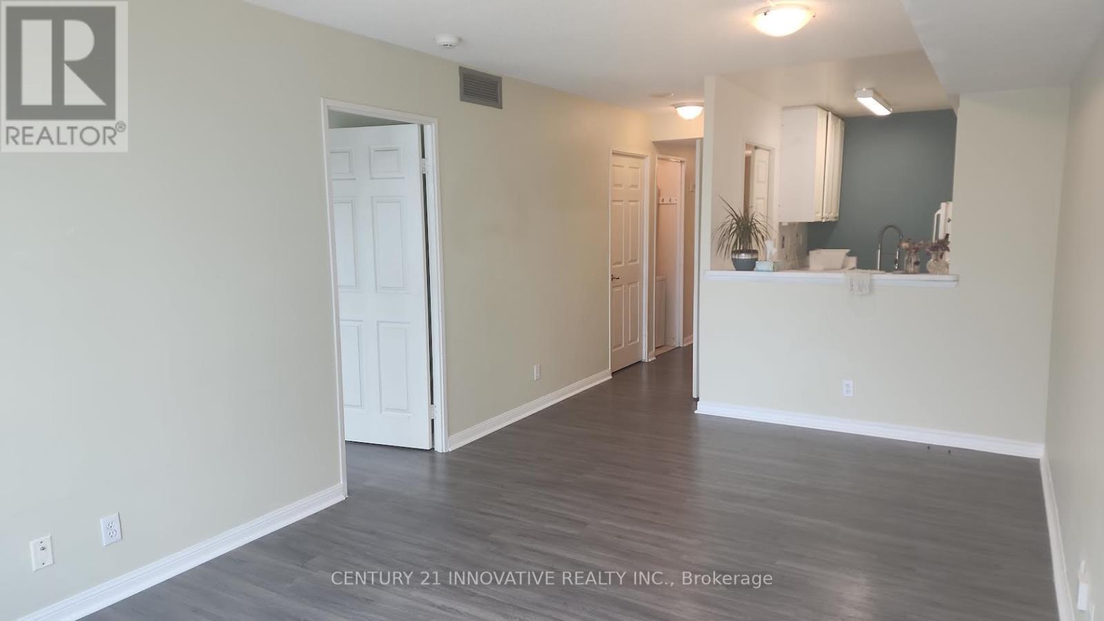 1705 - 18 Lee Centre Drive, Toronto, Ontario  M1H 3H5 - Photo 6 - E13016424