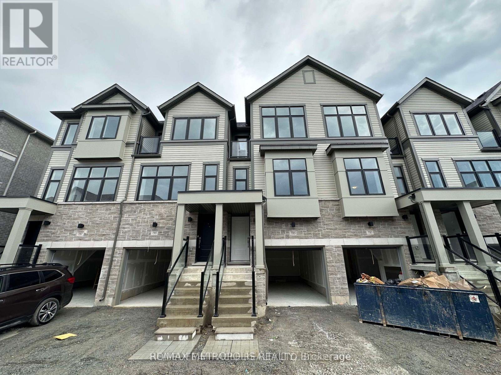 783 Kootenay Path, Oshawa, Ontario  L1H 0A7 - Photo 1 - E13016430