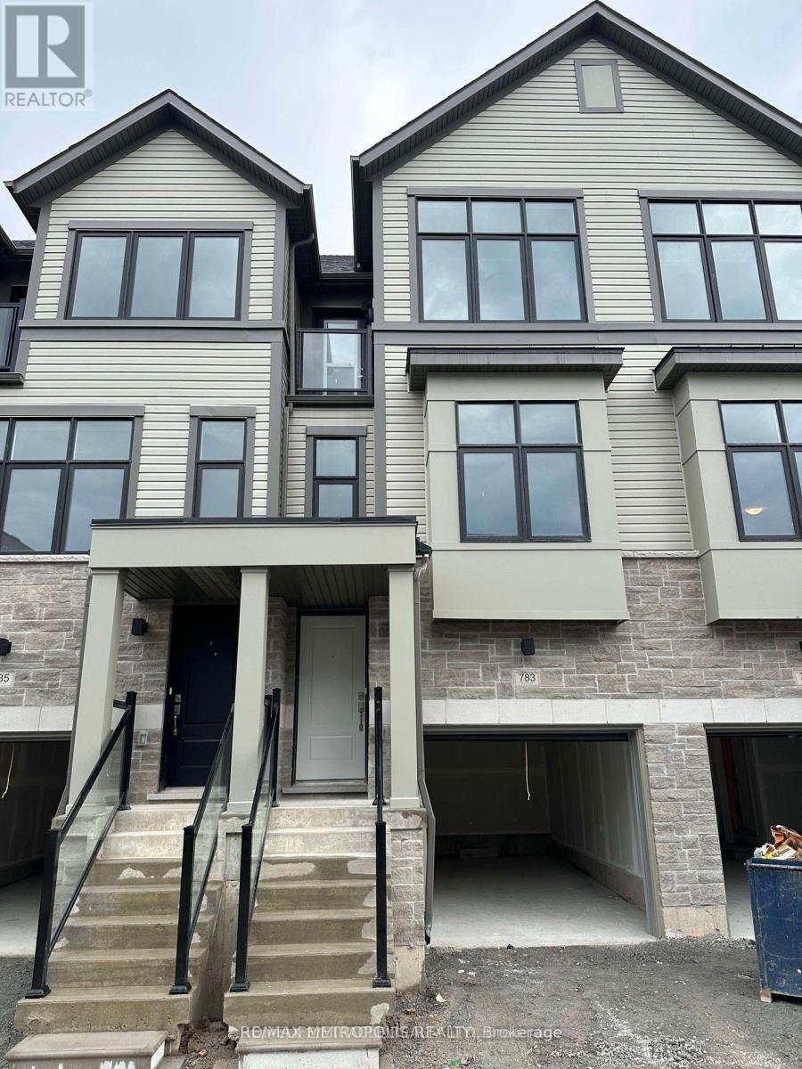 783 Kootenay Path, Oshawa, Ontario  L1H 0A7 - Photo 2 - E13016430