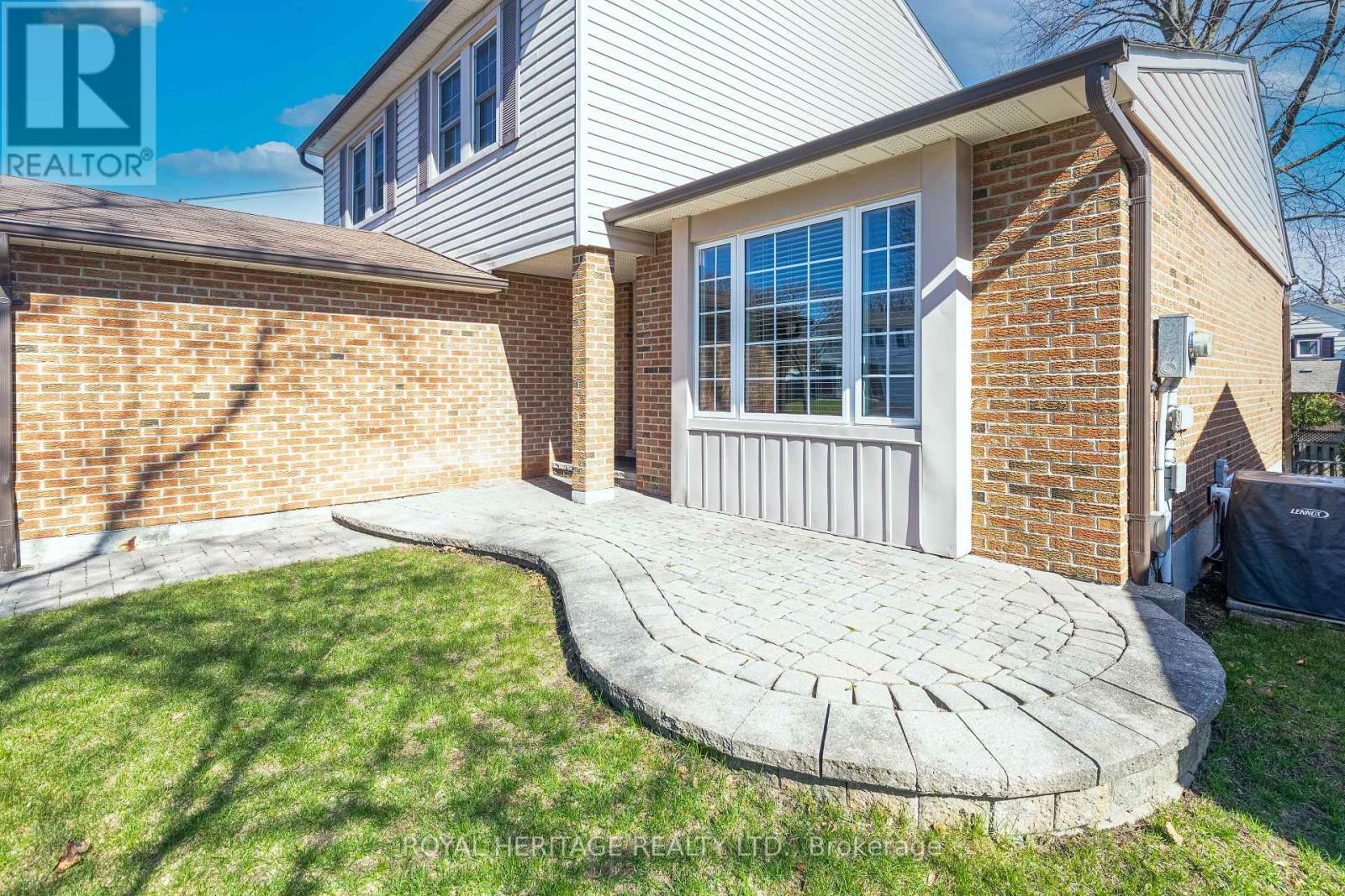 53 Teresa Drive, Whitby, Ontario  L1N 6H9 - Photo 2 - E13015382