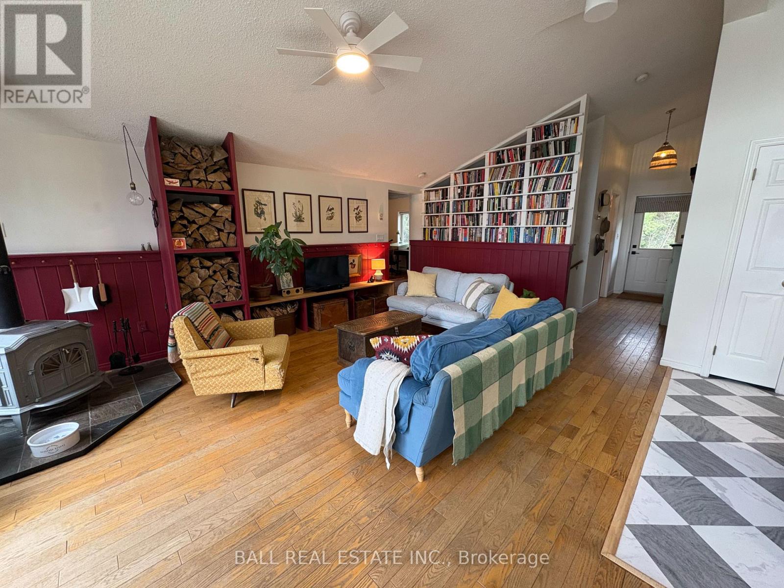 26 Cedar Court, Trent Lakes, Ontario  K0M 1A0 - Photo 9 - X12888342