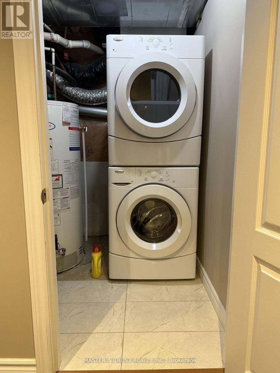 206 Aspenwood Dr Drive, Newmarket, Ontario  L3X 3L1 - Photo 8 - N13016410