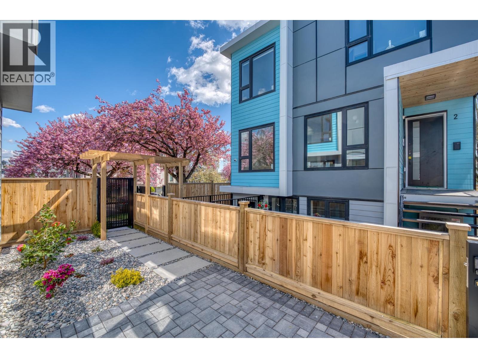 3 1495 E 58TH AVENUE, Vancouver, British Columbia