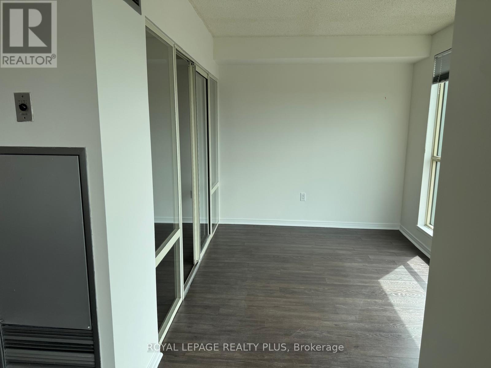 1808 - 2155 Burnhamthorpe Road W, Mississauga, Ontario  L5L 5P4 - Photo 4 - W13016412