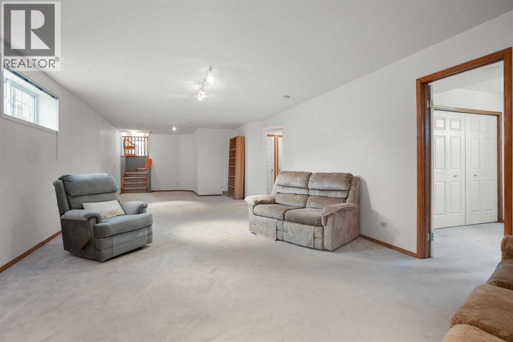 70 Anaheim Green Ne, Calgary, Alberta  T1Y 7A6 - Photo 12 - A2258872