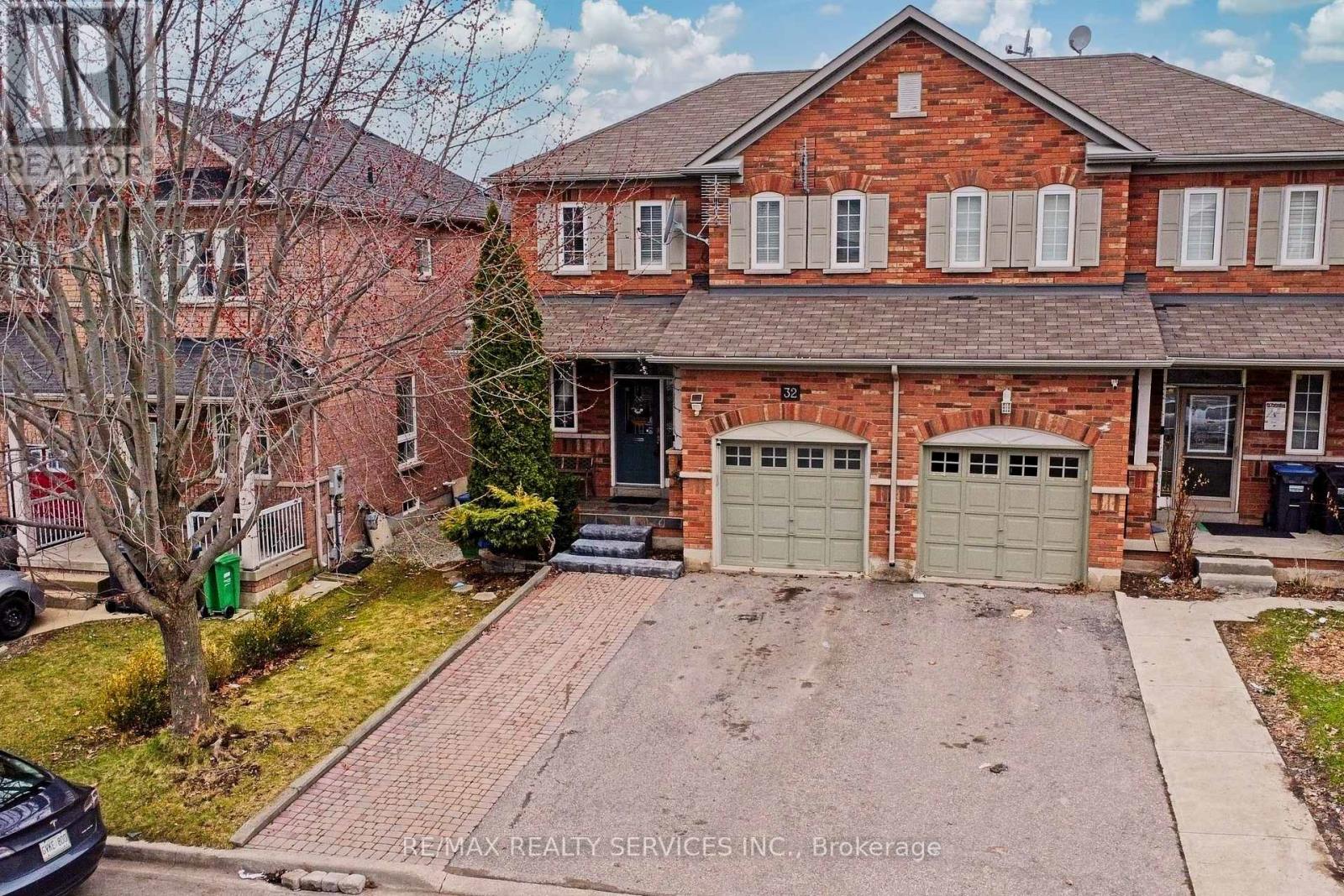 32 ASHDALE ROAD, Brampton, Ontario