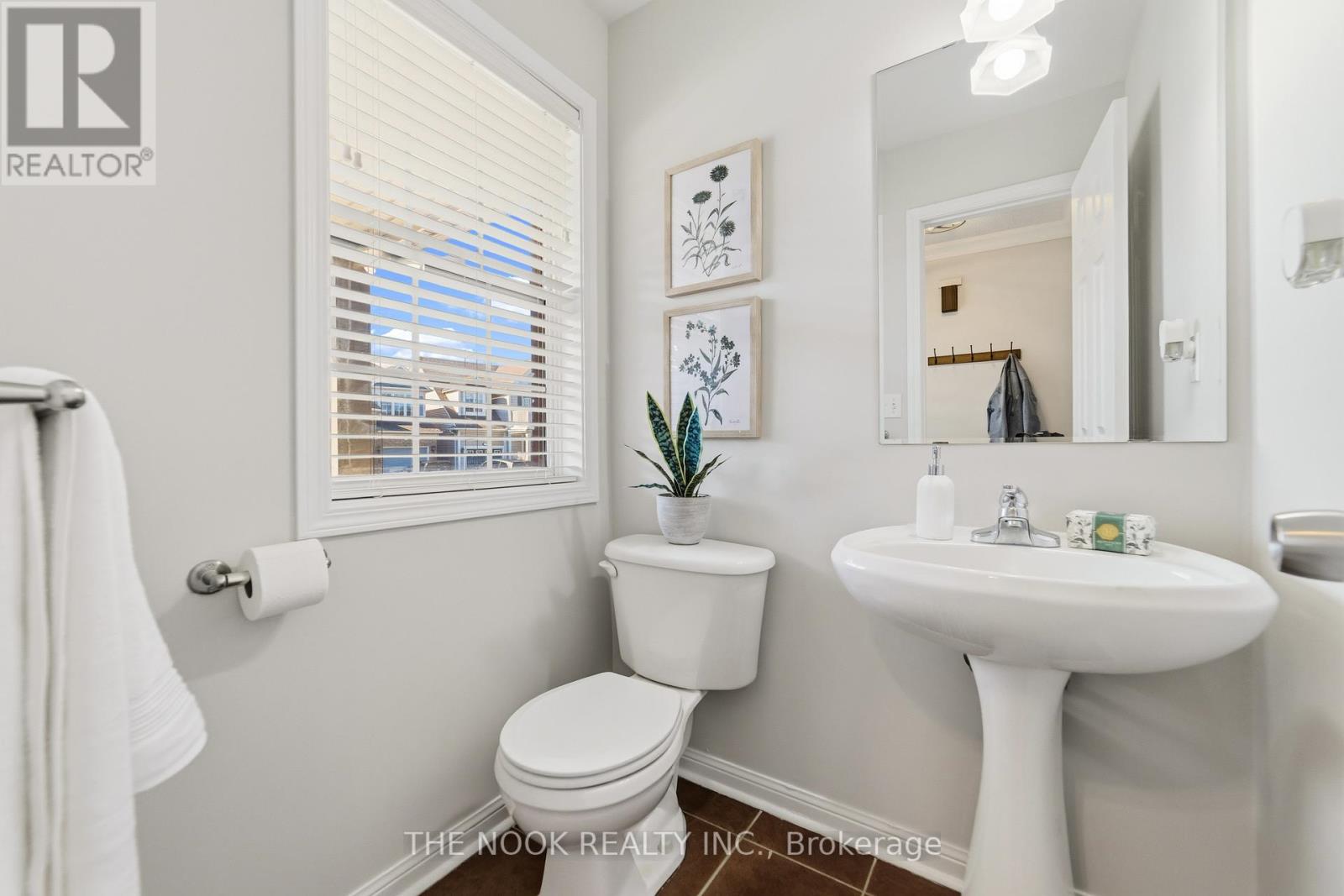 1556 Harwood Drive, Milton (Cl Clarke), Ontario  L9T 5K1 - Photo 5 - W13016528