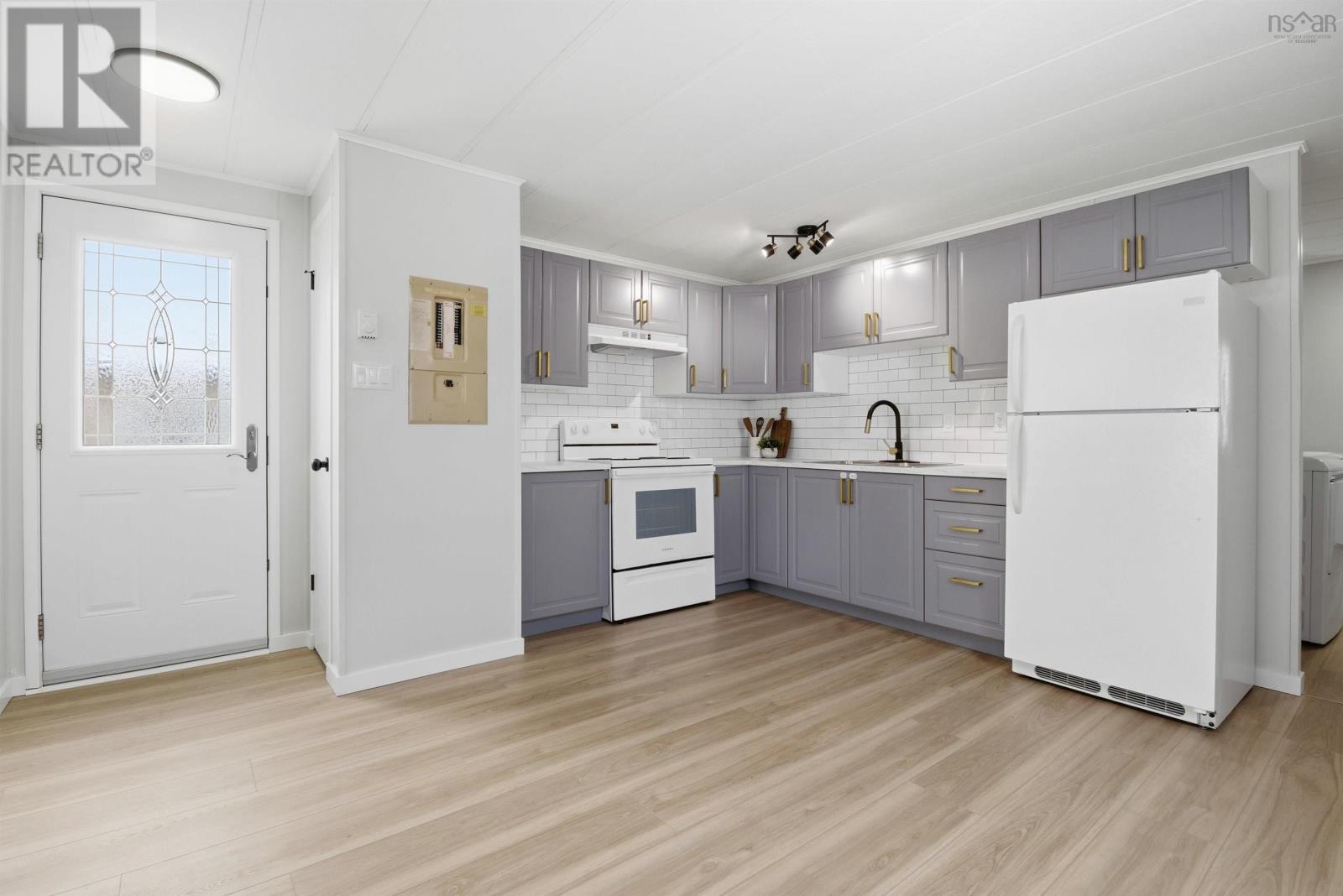 21 Moore Drive, Middle Sackville, Nova Scotia  B4E 2Y5 - Photo 3 - 202604292