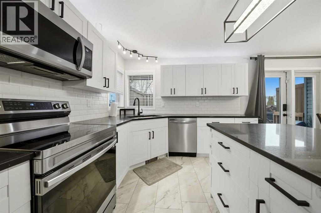 115 Kirkland Close, Red Deer, Alberta  T4P 4A4 - Photo 12 - A2301743