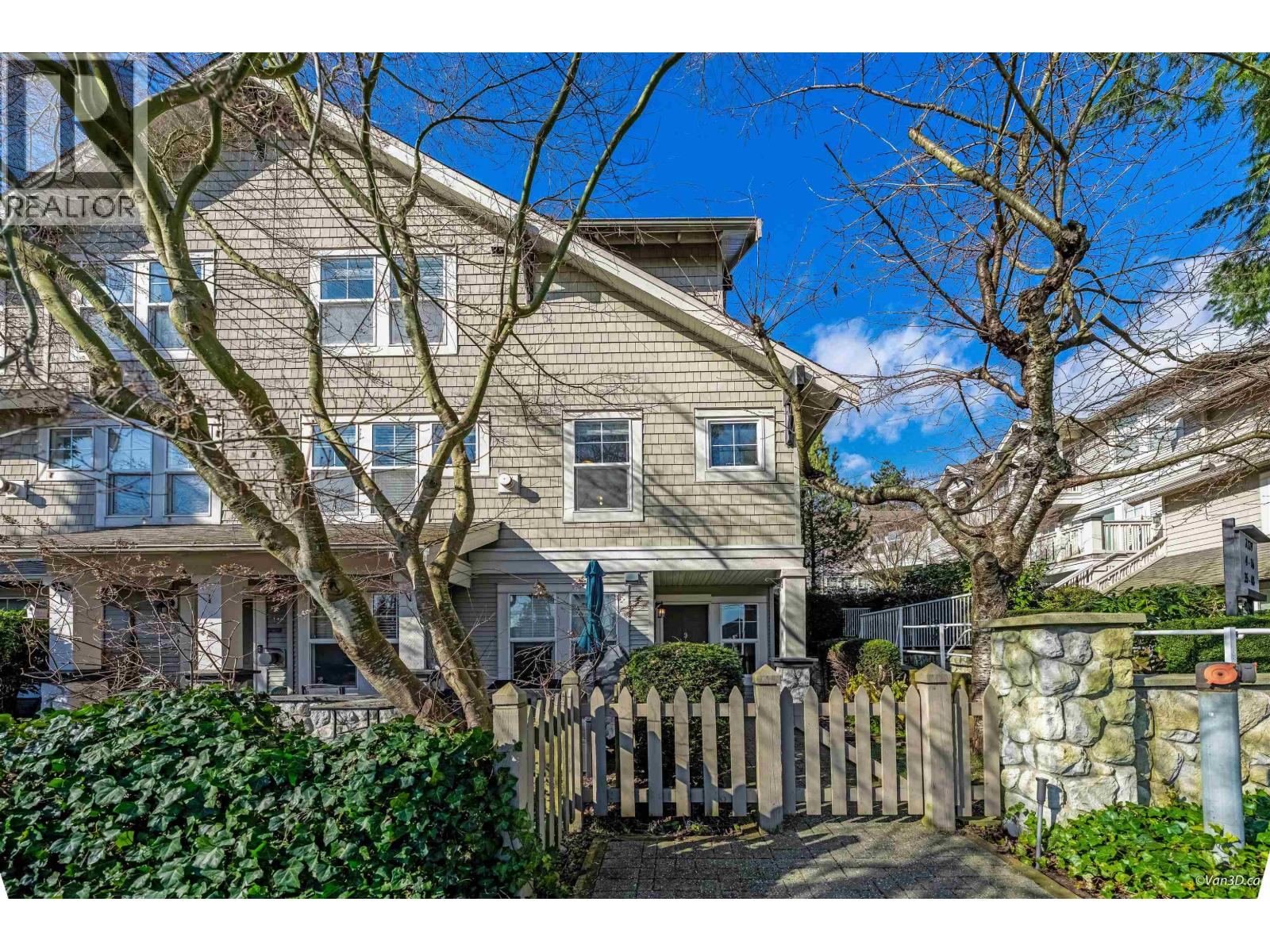 3 7179 18th Avenue, Burnaby, British Columbia  V3N 1H2 - Photo 2 - R3093088