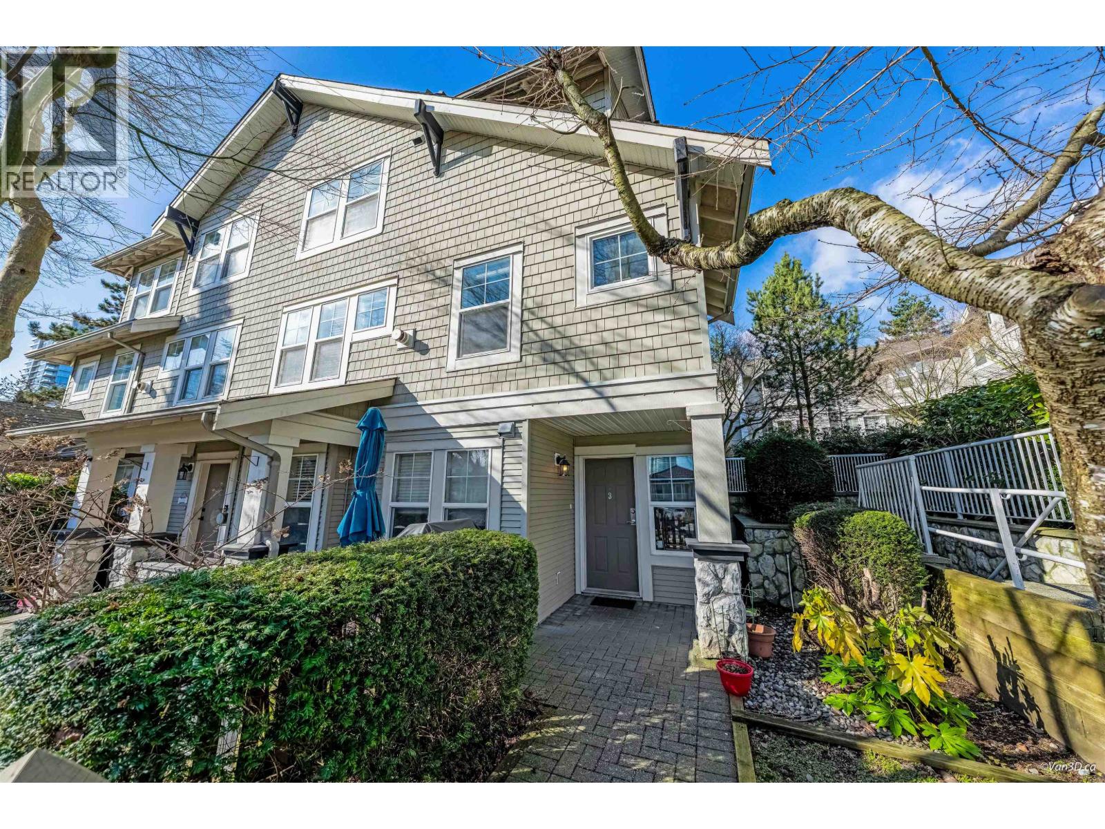 3 7179 18TH AVENUE, Burnaby, British Columbia