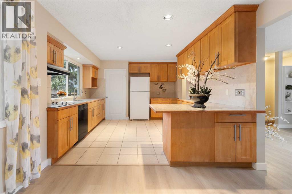 4823 Vanguard Road Nw, Calgary, Alberta  T3A 0R5 - Photo 5 - A2302774