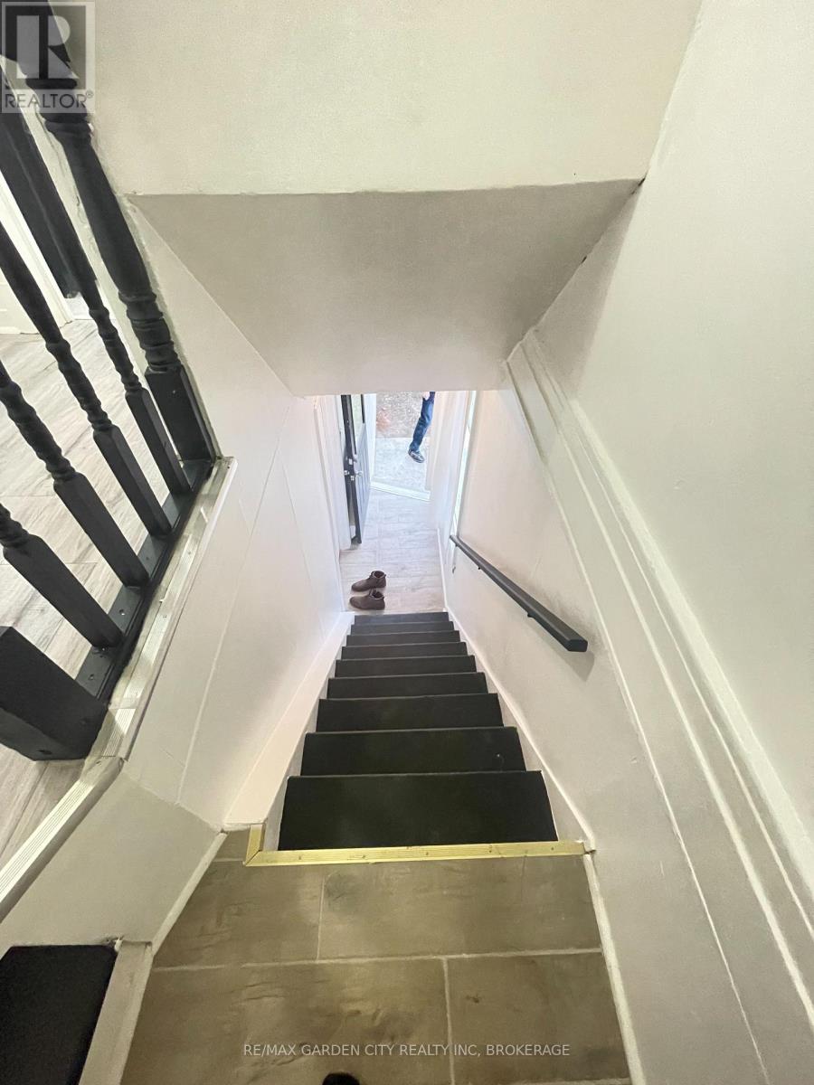 99 Page Street, St. Catharines, Ontario  L2R 4A8 - Photo 2 - X13016532