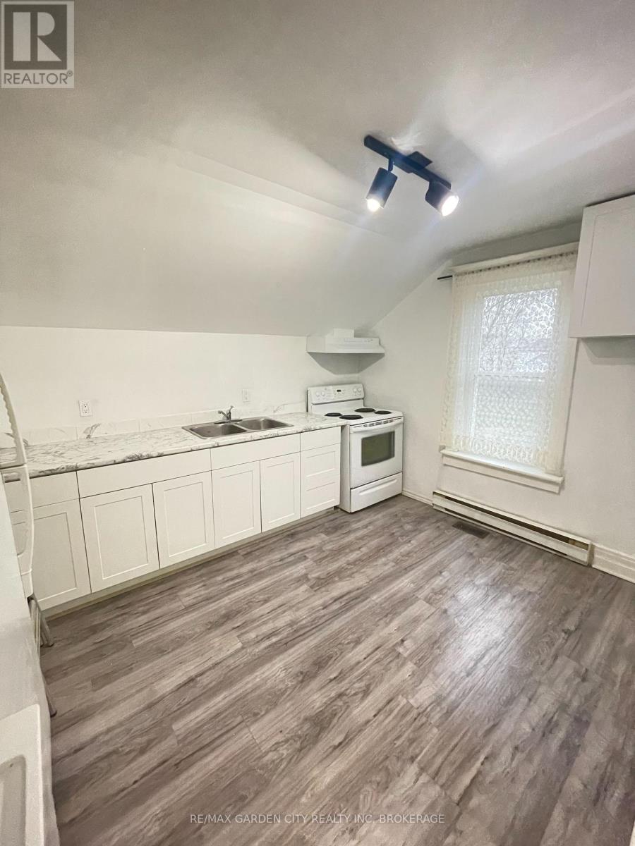 99 Page Street, St. Catharines, Ontario  L2R 4A8 - Photo 4 - X13016532