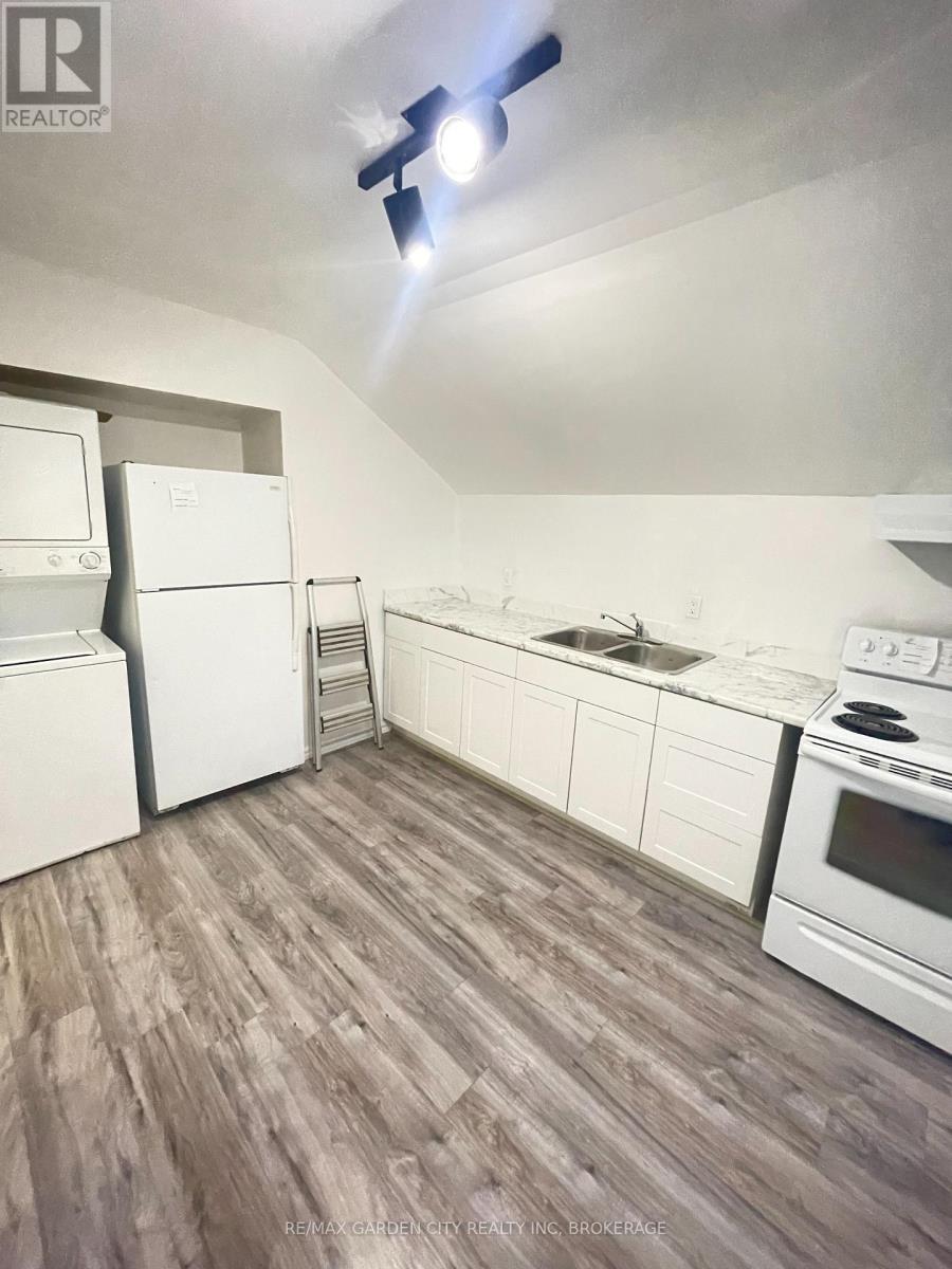 99 Page Street, St. Catharines, Ontario  L2R 4A8 - Photo 5 - X13016532