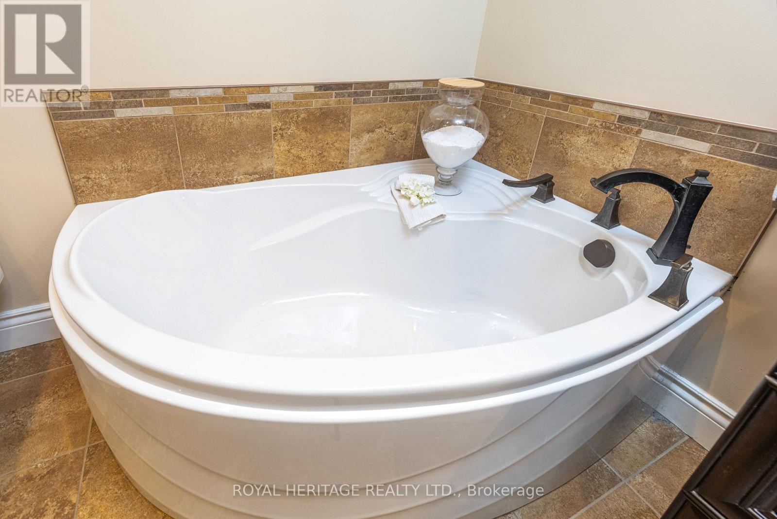 53 Teresa Drive, Whitby, Ontario  L1N 6H9 - Photo 42 - E13015382