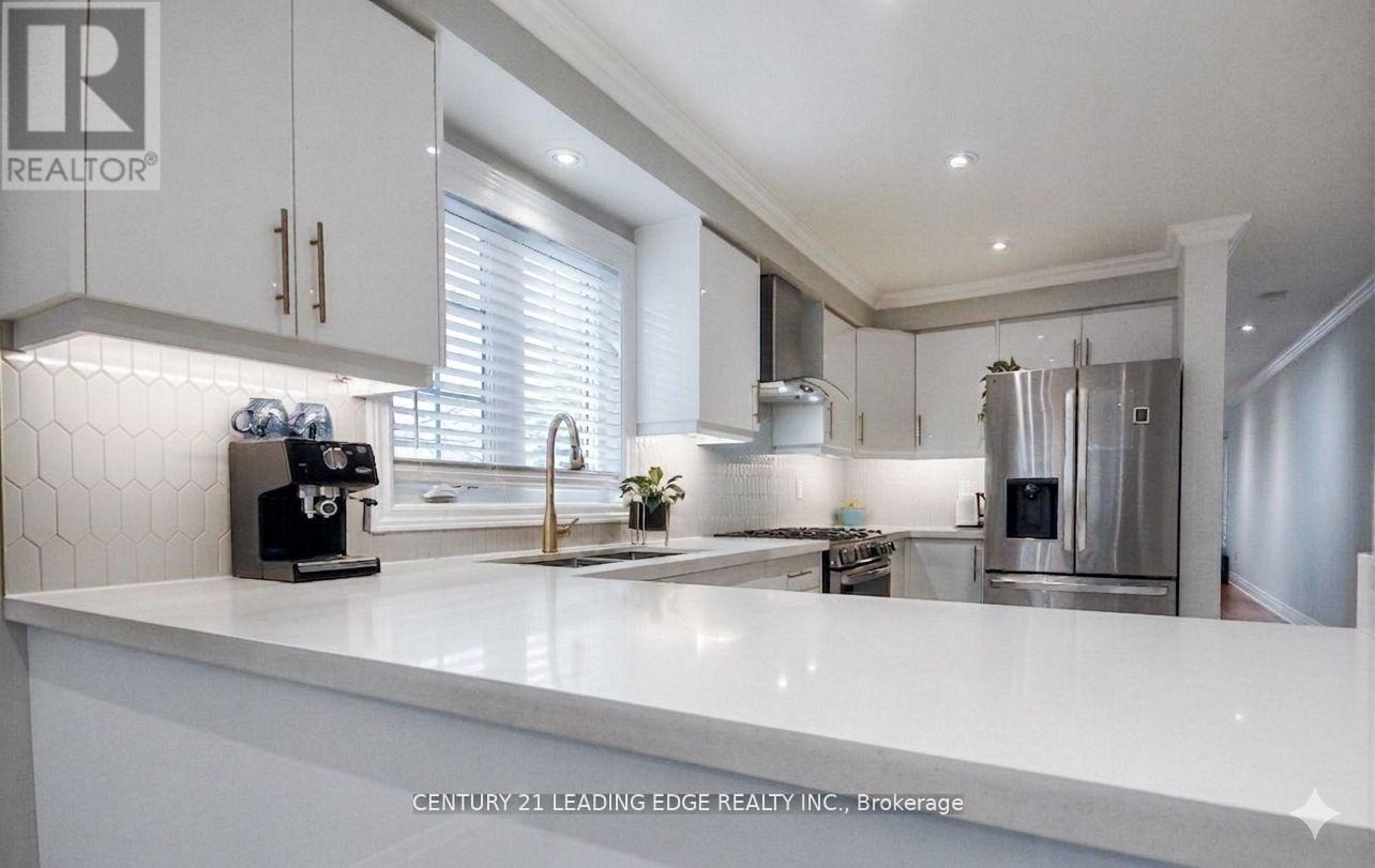 19 Joseph Todd Road, Whitchurch-Stouffville, Ontario  L4A 0H8 - Photo 12 - N12999508