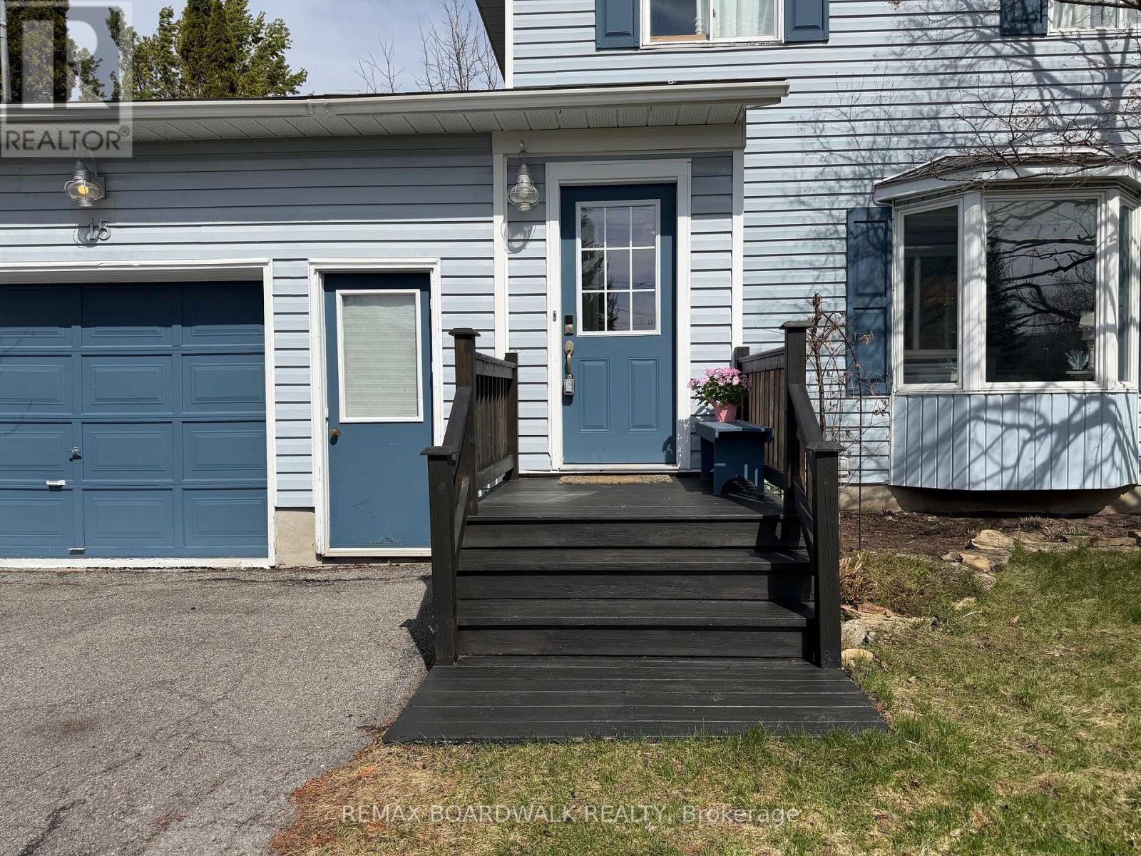 15 Terry Fox Avenue, Carleton Place, Ontario  K7C 4G2 - Photo 2 - X13012270