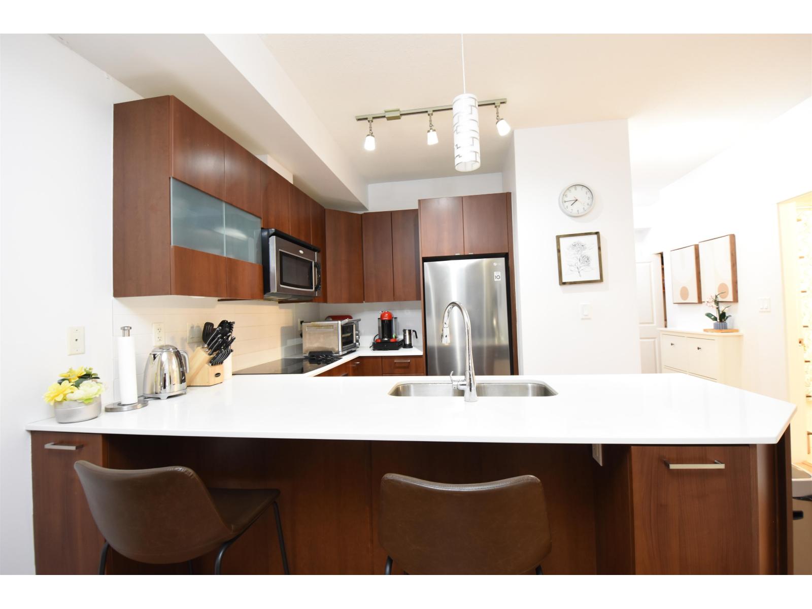 203 13321 102A AVENUE, Surrey, British Columbia