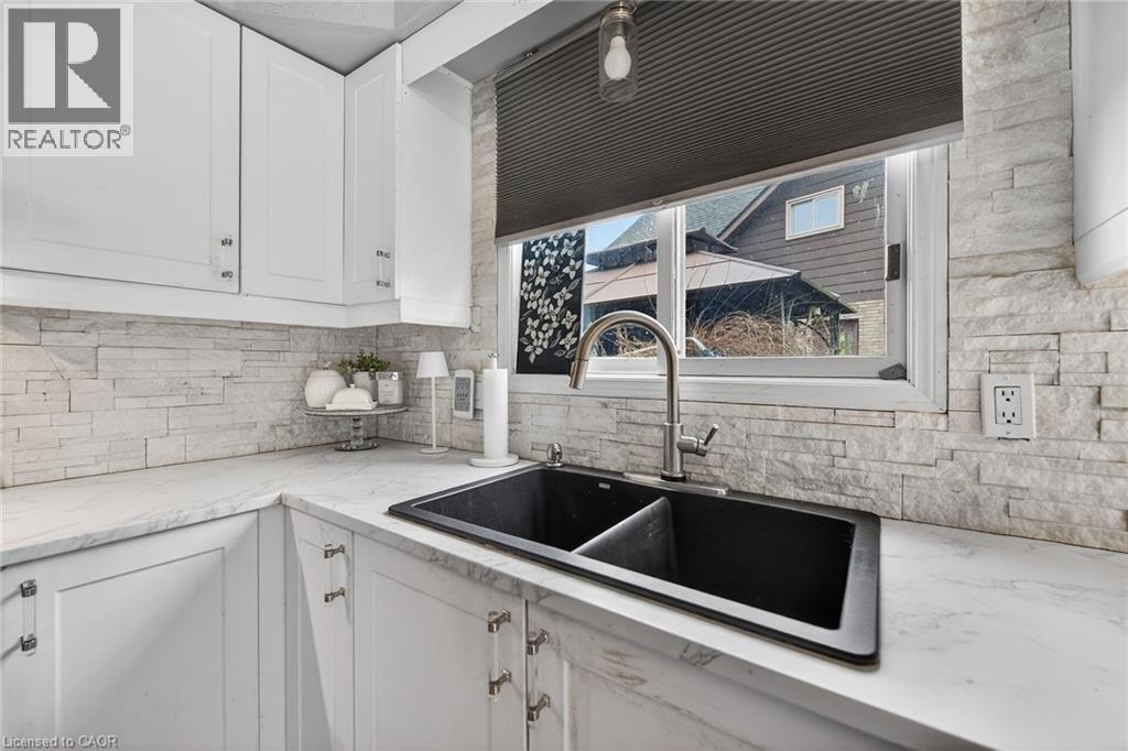 249 Lloyminn Avenue, Ancaster, Ontario  L9G 4C4 - Photo 10 - 40822133