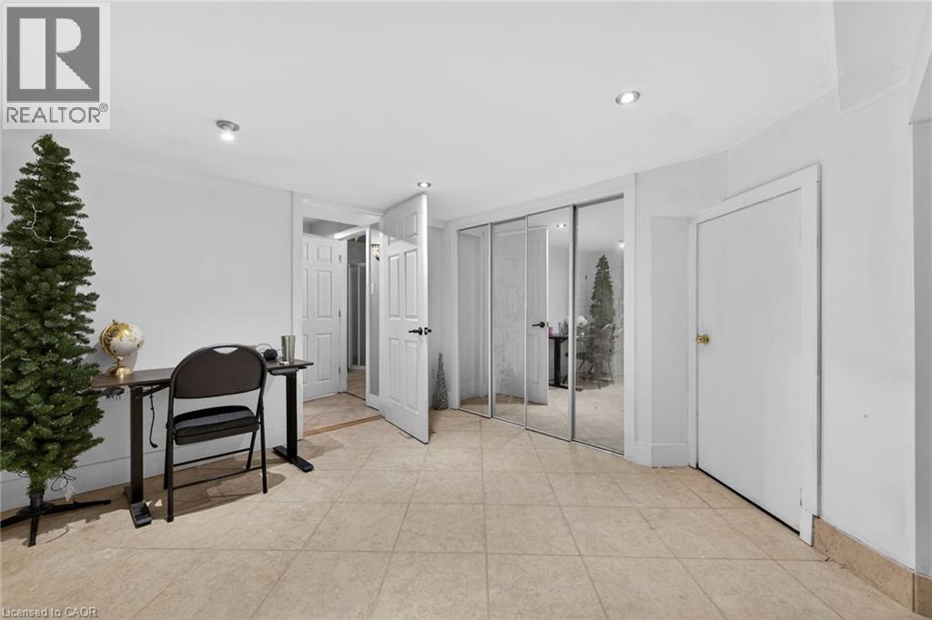 249 Lloyminn Avenue, Ancaster, Ontario  L9G 4C4 - Photo 39 - 40822133