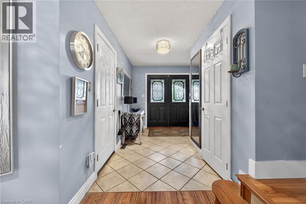 249 Lloyminn Avenue, Ancaster, Ontario  L9G 4C4 - Photo 6 - 40822133