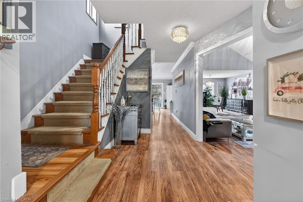 249 Lloyminn Avenue, Ancaster, Ontario  L9G 4C4 - Photo 8 - 40822133