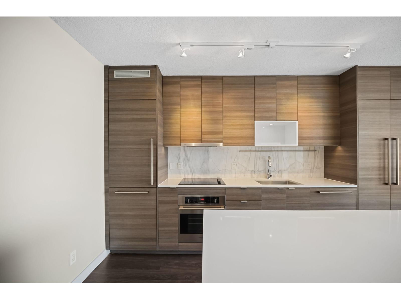 2901 13398 104 Avenue, Surrey, British Columbia  V3T 1V6 - Photo 3 - R3109056