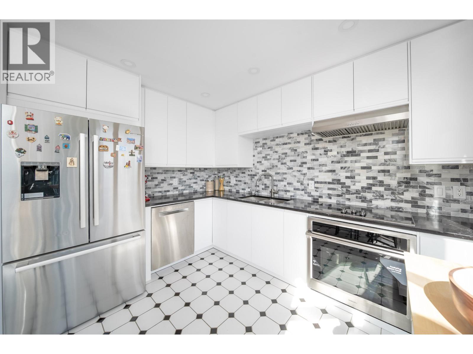 1606 6888 Station Hill Drive, Burnaby, British Columbia  V3N 4X5 - Photo 10 - R3110978