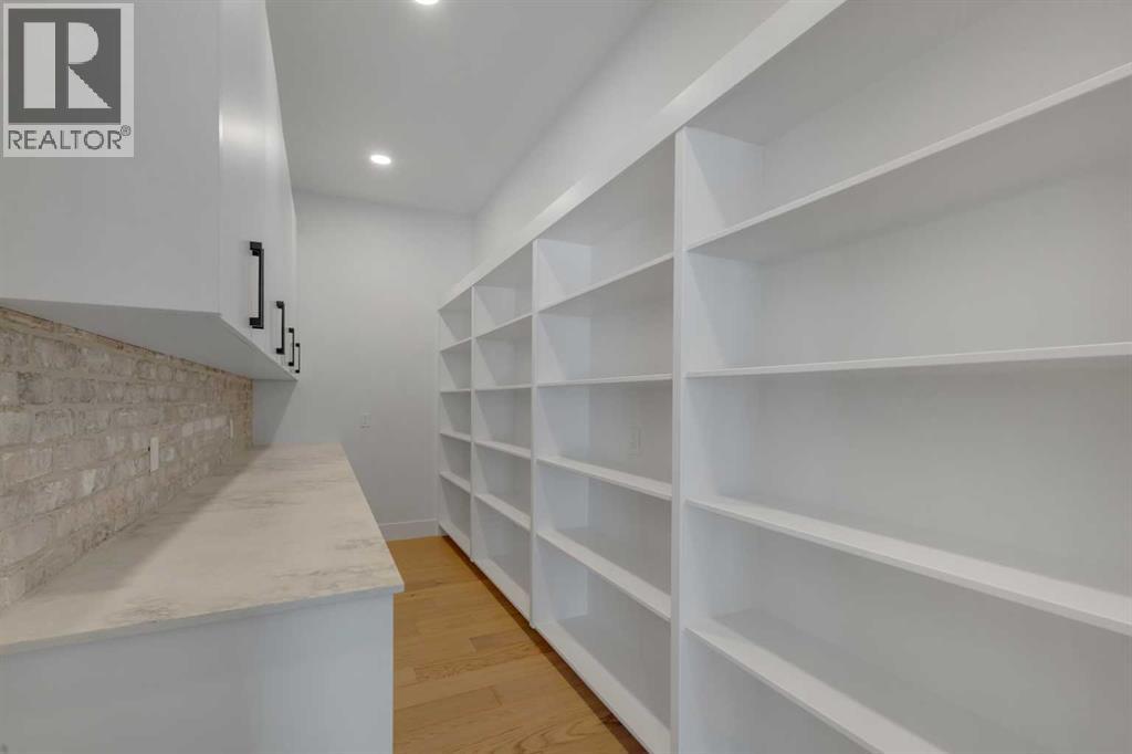 30 Roselawn Crescent Nw, Calgary, Alberta  T2K 1K6 - Photo 22 - A2296751