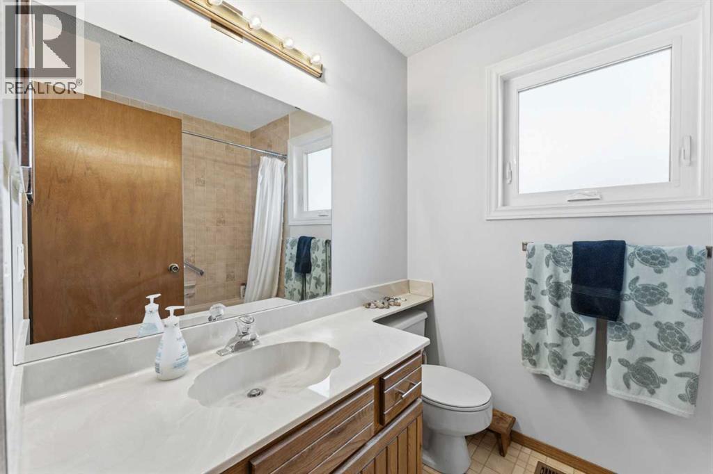 427 Woodbine Boulevard SW, Calgary, Alberta  T2W 4G9 - Photo 33 - A2302139