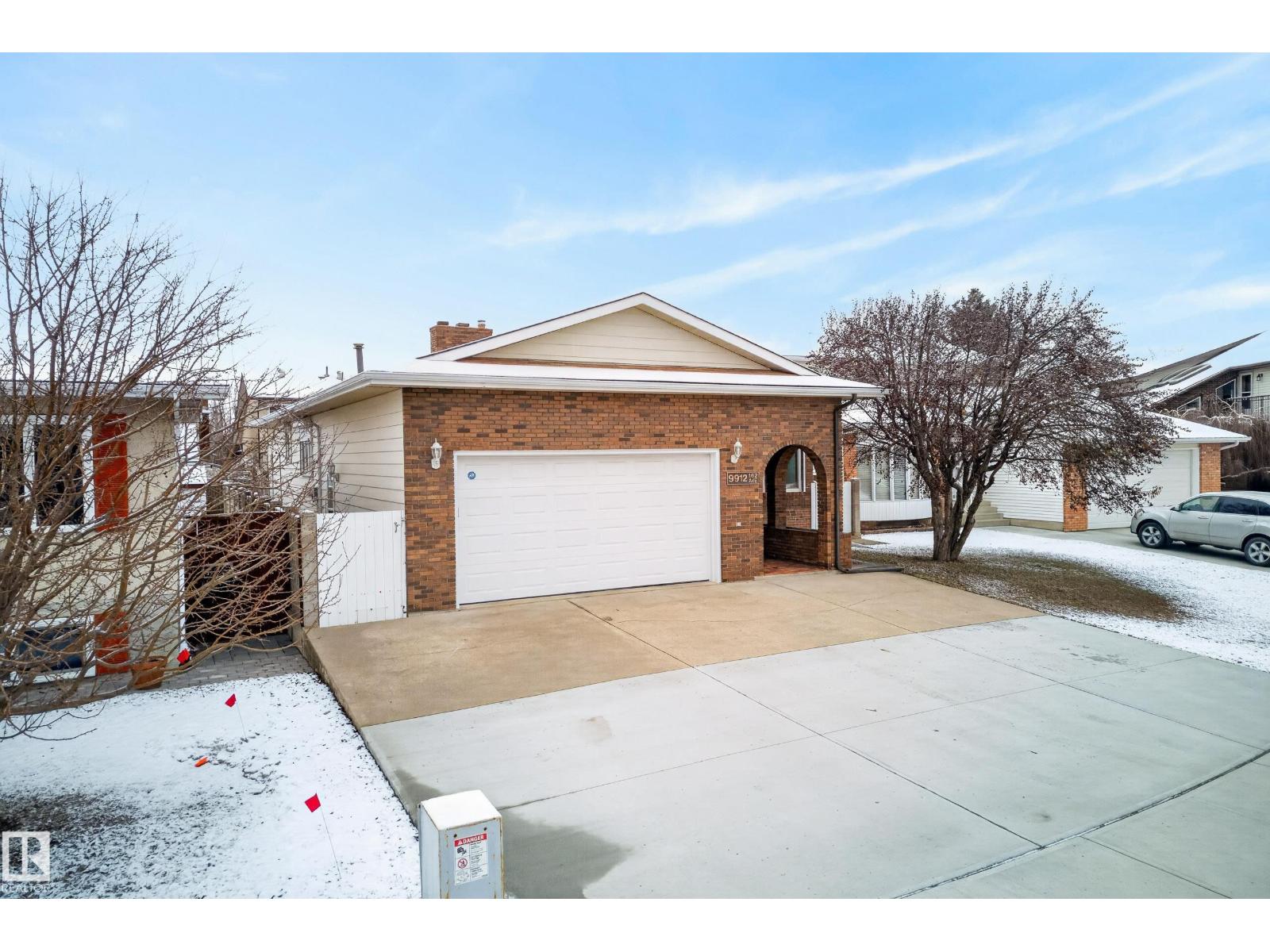 9912 162 Av Nw, Edmonton, Alberta  T5X 5M4 - Photo 2 - E4483073