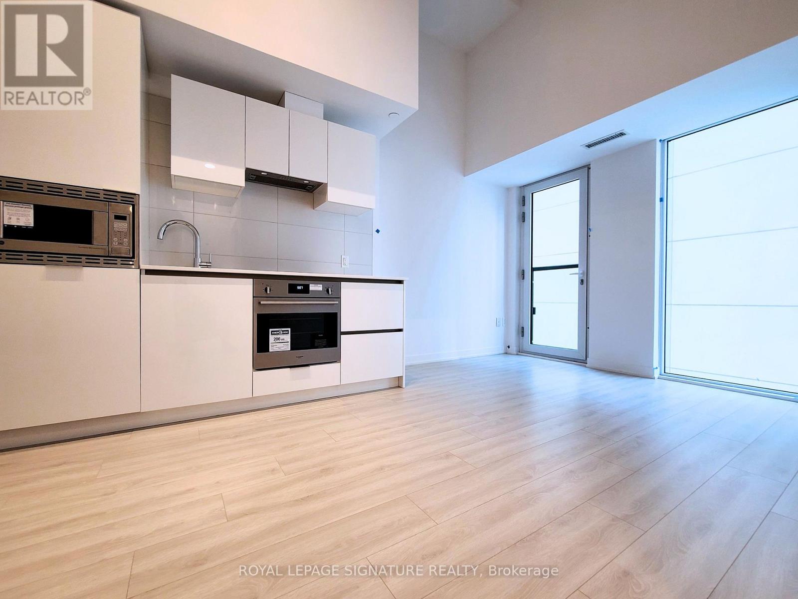602 - 238 Simcoe Street, Toronto, Ontario  M5T 0E2 - Photo 2 - C13016496
